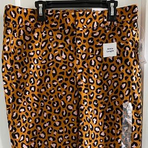 NWT OLD NAVY Pixie Pants (Size 8)